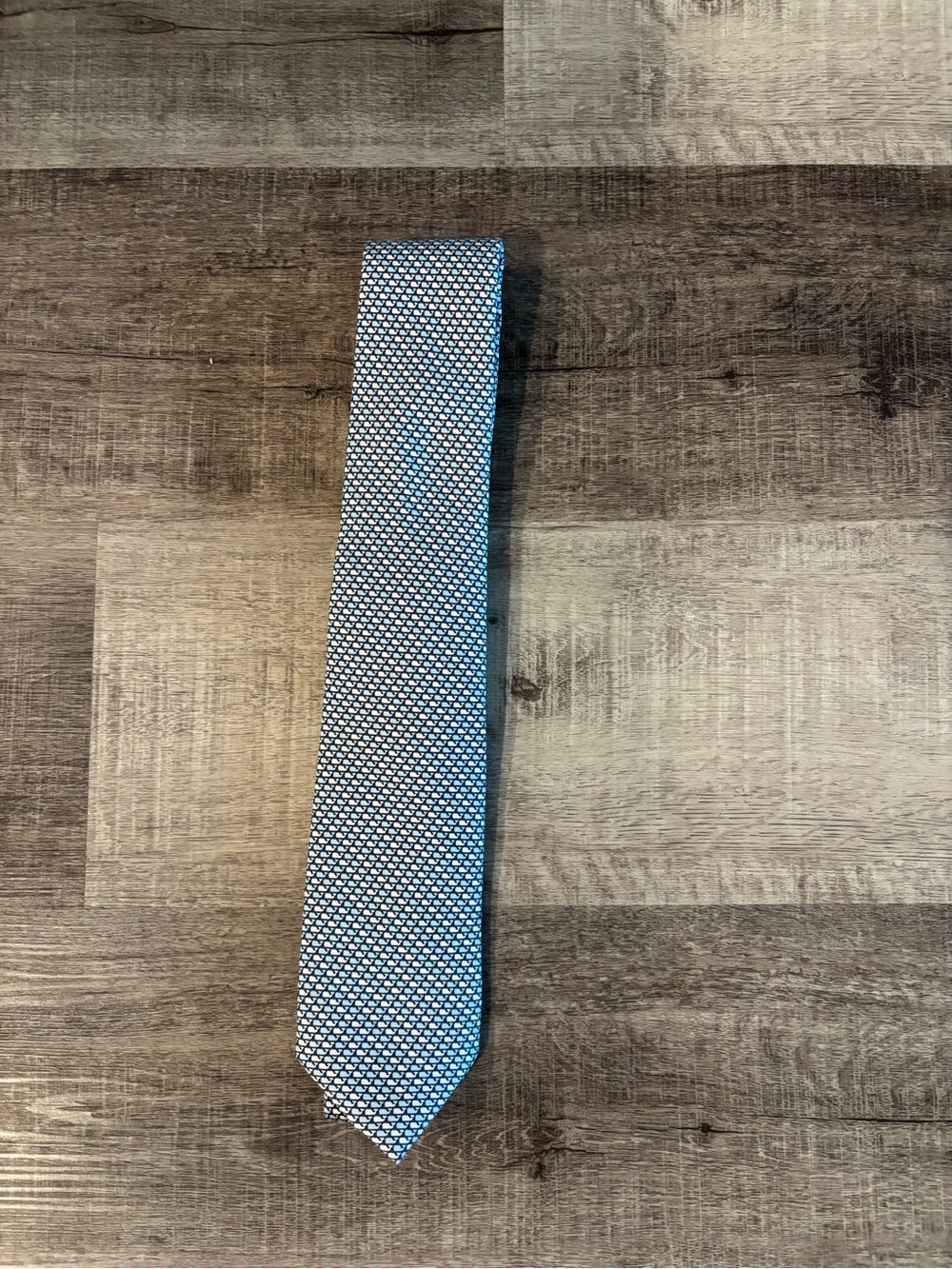 Vineyard Vines Blue Geometric Pattern Men's Tie